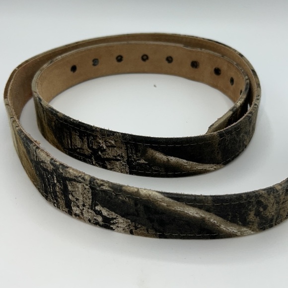 LEATHER AND CLOTH COVERED CAMOUFLAGE BELT SIZE 40 - Picture 2 of 6